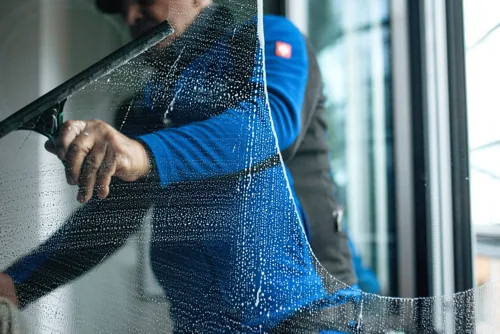 Hotelreinigung Glas- und Fensterreinigung